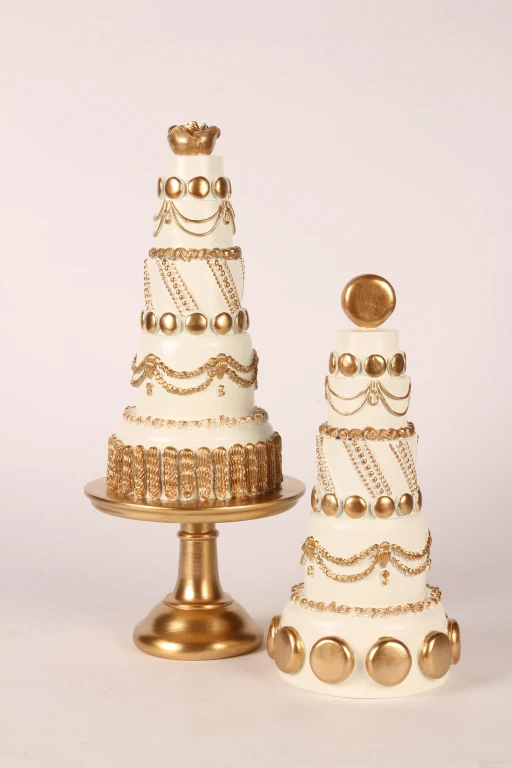 Dekorationskuchen – weiß/creme mit Gold – 47 cm – Kunstharz