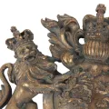 Wandornament wapenschild - goud - 38 cm - kunsthars