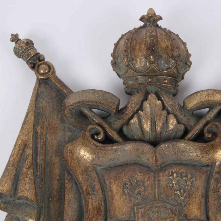 Wandornament Wappenschild - Gold - 36,5 cm - Kunstharz